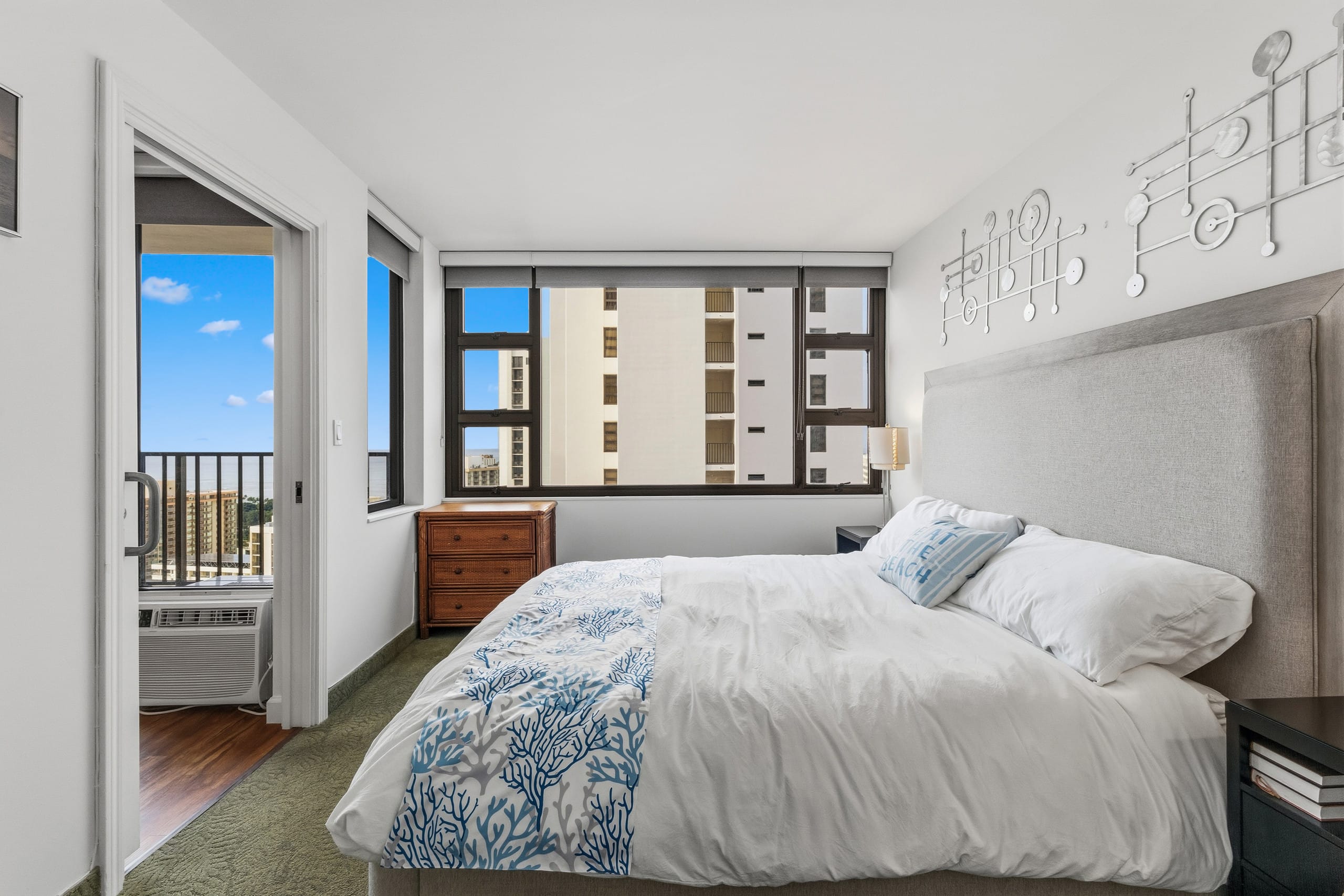 Modern Oceanfront Waikiki High-Rise | 30th Floor - Image 5