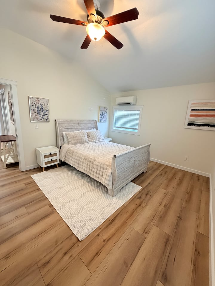 Charming Cozy Cottage Near Downtown Salem - Salem