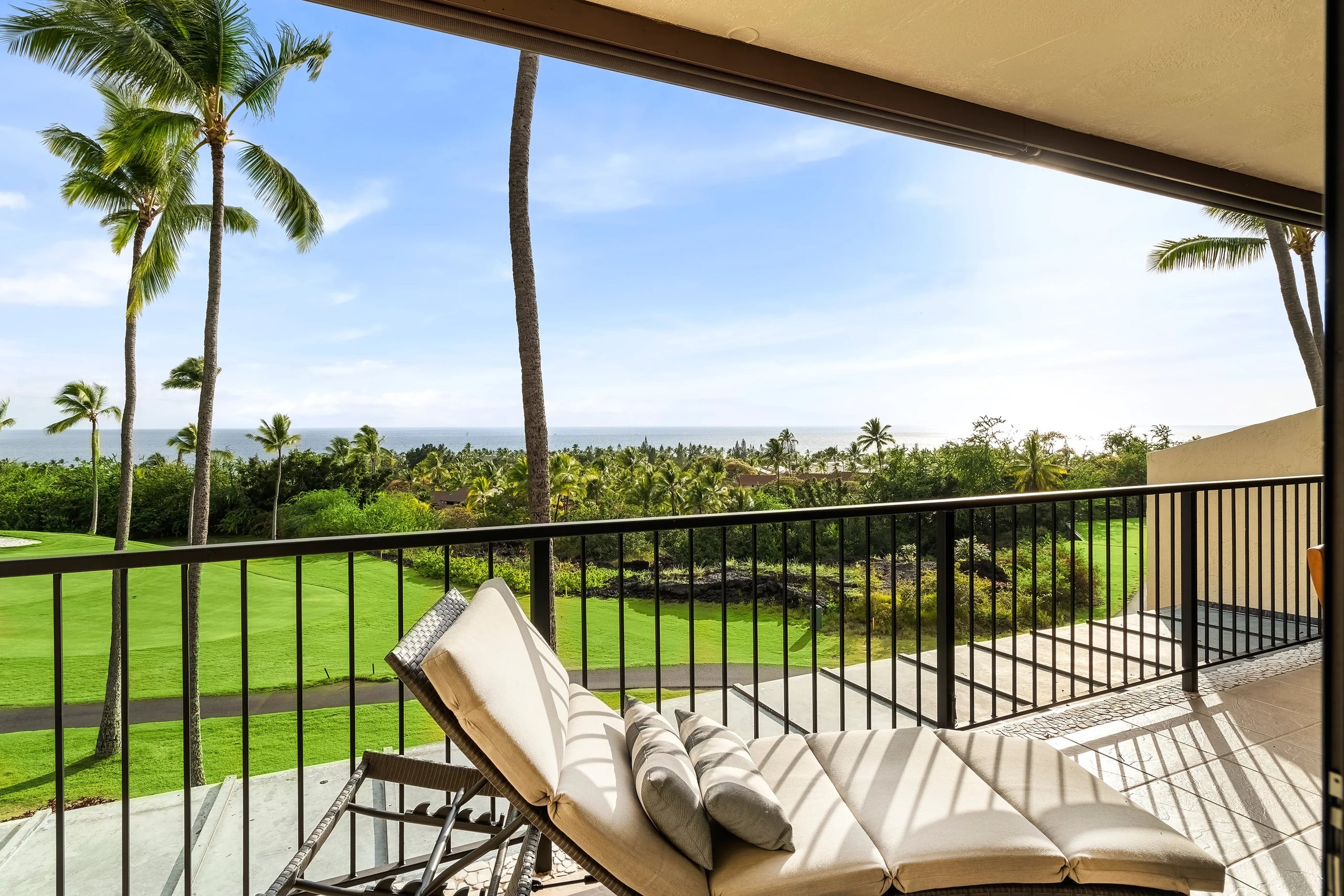 Modern Kona Condo with Loft - Photo 10