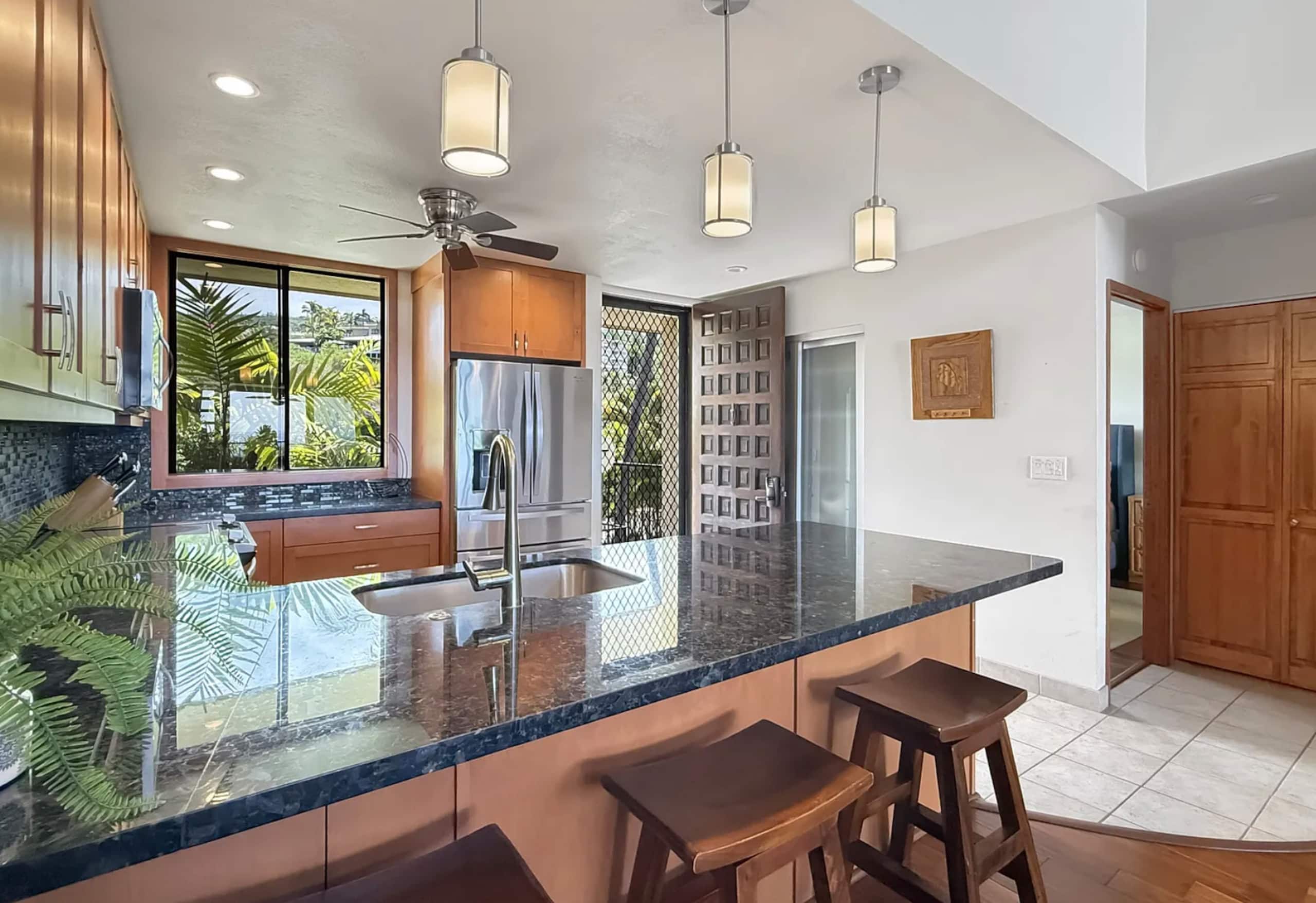 Modern Kona Condo with Loft - Photo 17