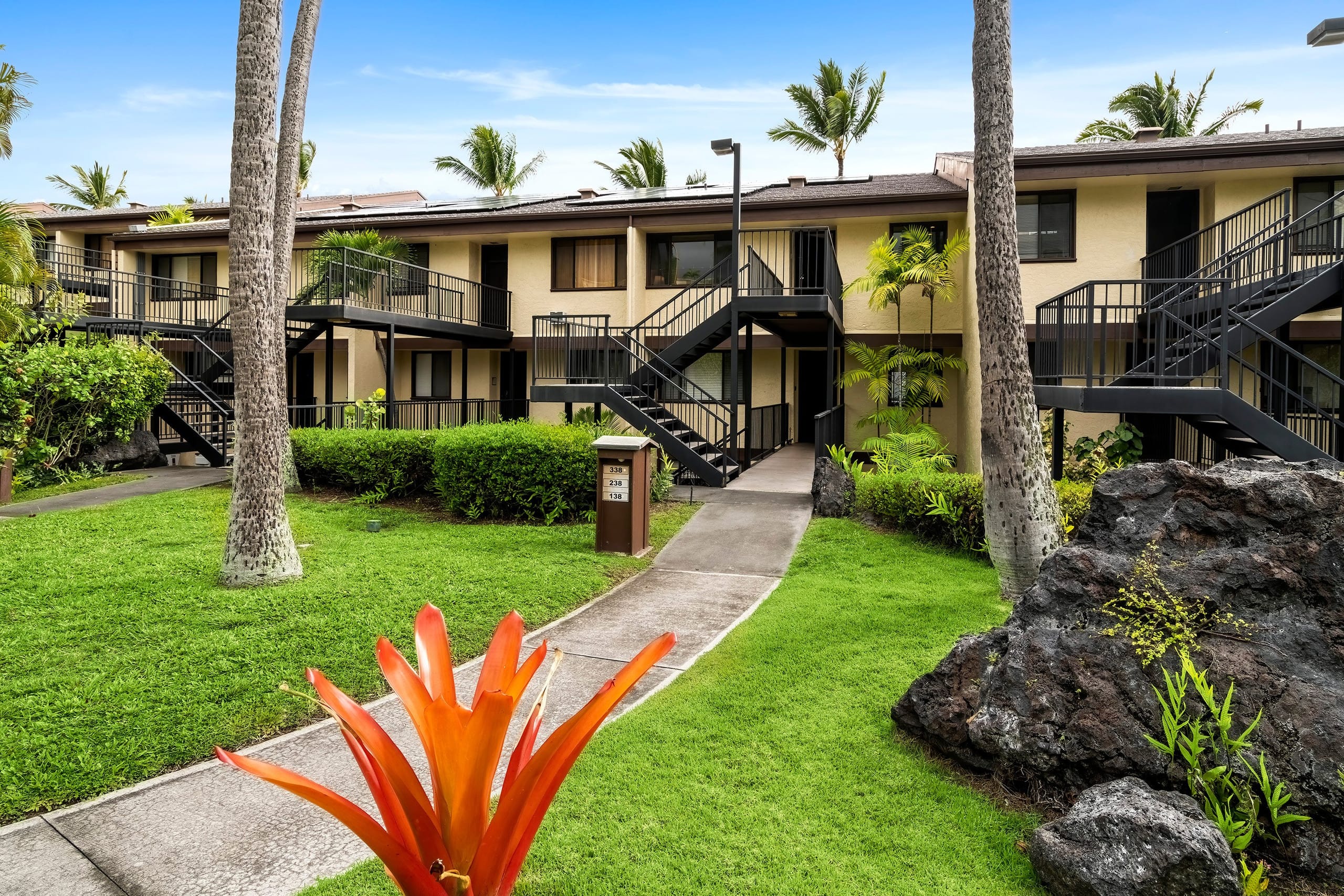 Modern Kona Condo with Loft - Photo 15