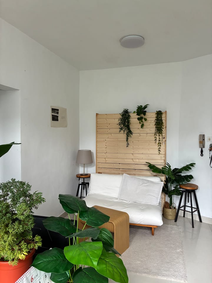 Cozy Nest With Mountain View! - Hong Kong
