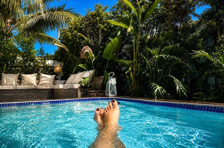 Casa Nhū | Modern Tropical Retreat W/ Private Pool - Miami, FL