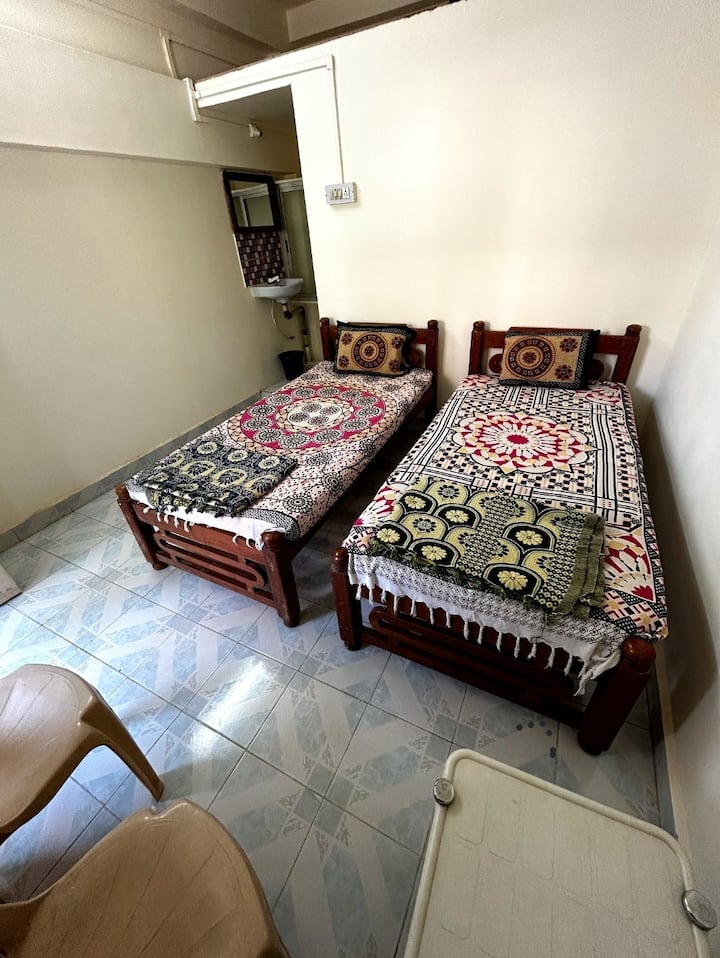 Kamat Homes | Peaceful 2-sharing Private Room - Dandeli