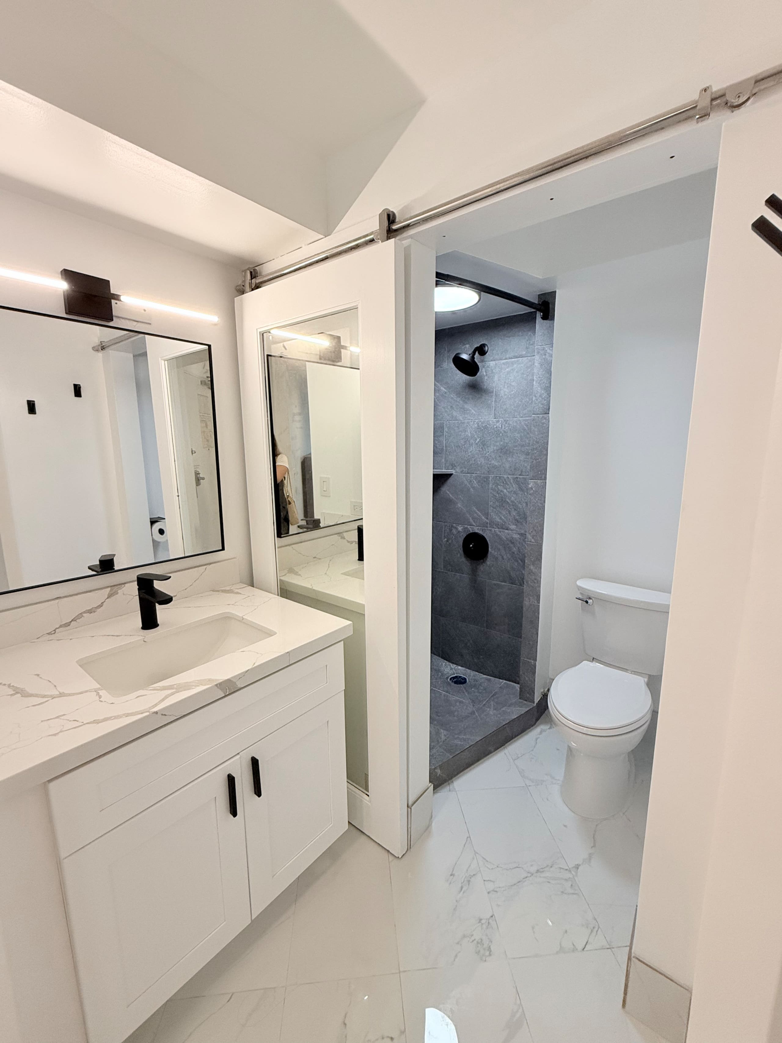 Condo in Honolulu · ★4.61 · Studio · 1 bed · 1 private bath - Image 2
