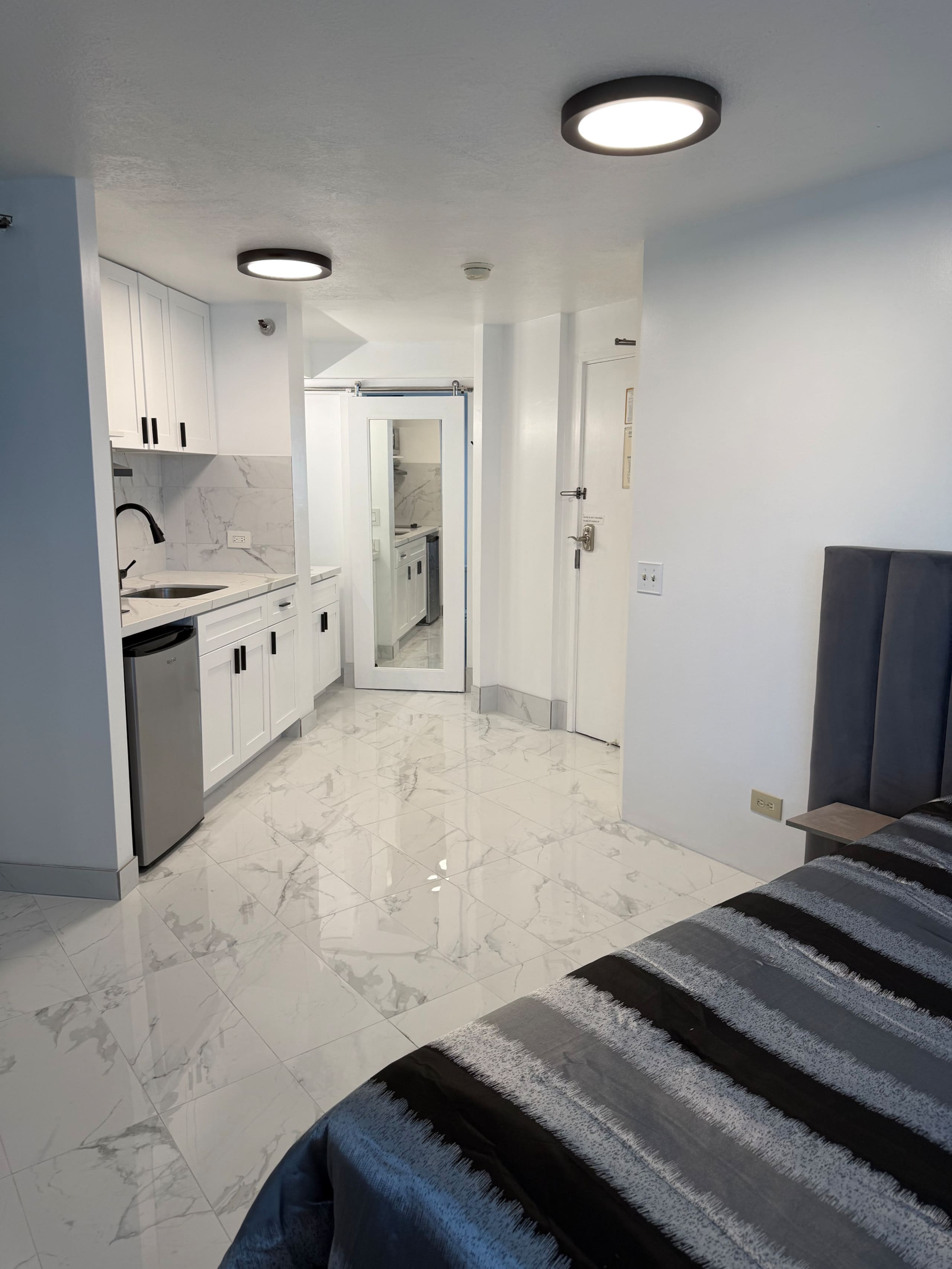 Condo in Honolulu · ★4.61 · Studio · 1 bed · 1 private bath - Image 16