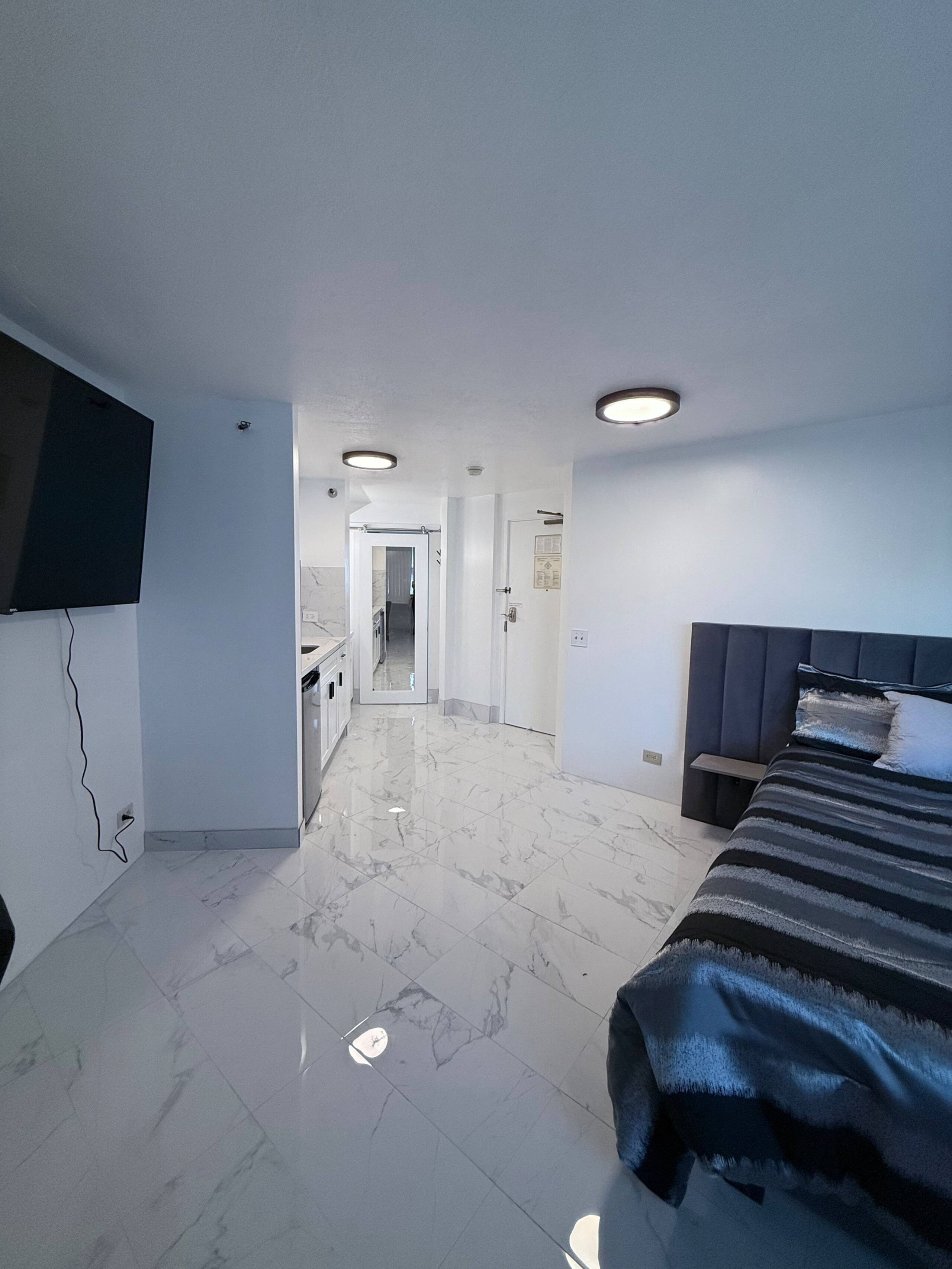 Condo in Honolulu · ★4.61 · Studio · 1 bed · 1 private bath - Image 22