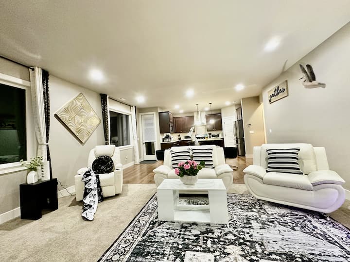 Py1: Spacious Prestige Villa- 4br - Puyallup, WA