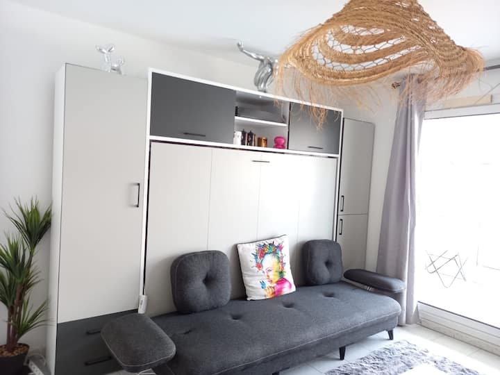 Golfe-juan : T1 Lumineux, Piscine, Parking & Plage - Golfe-Juan