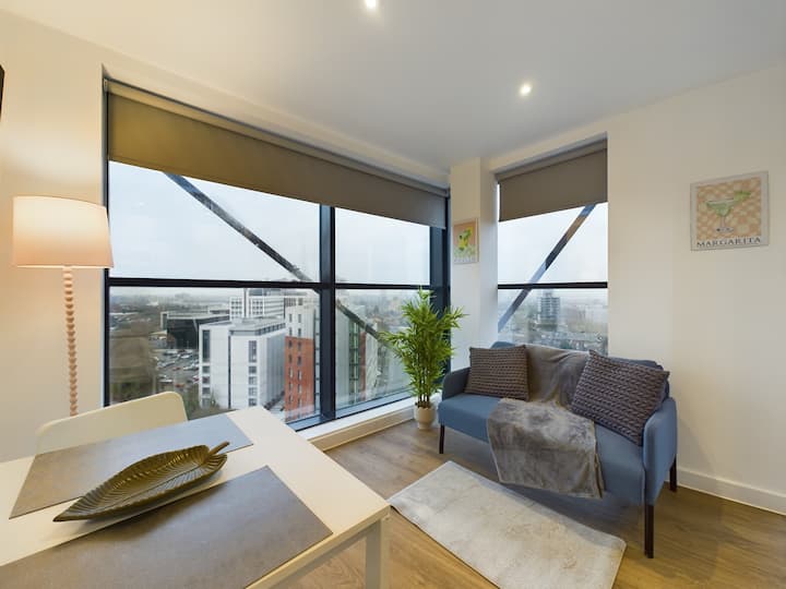 Perfect For Working Away W/super Fast Wi-fi - Salford