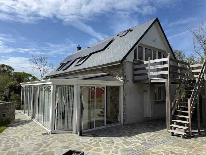 Maison De Famille Avec Un Studio à L’extérieur. - Coutances