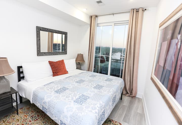 Stunning 3br Dc Penthouse With Great Views - Hyattsville
