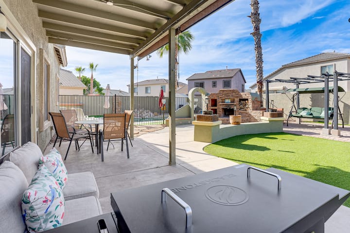 Heated Pool, Pets Welcome: Surprise Snowbird Haven - Surprise, AZ