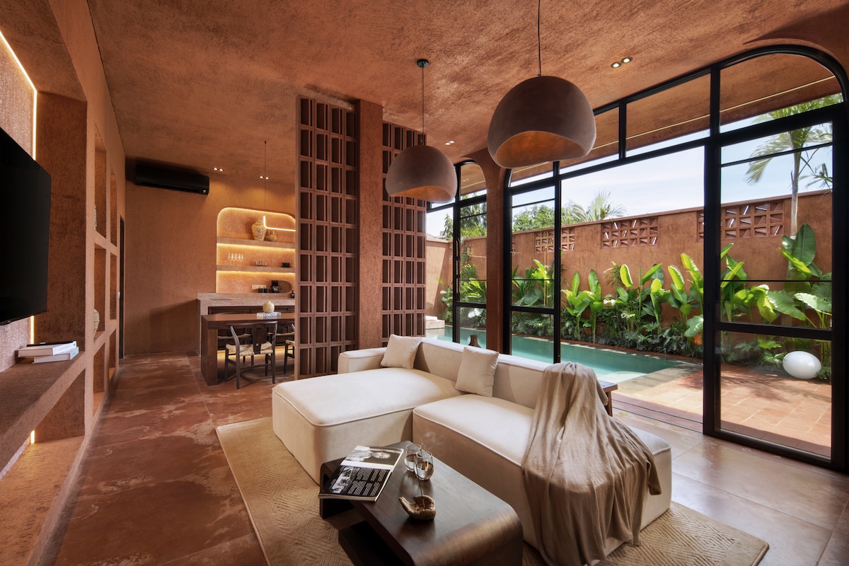 Villa in Denpasar Selatan · 2 bedrooms · 2 beds · 2 private baths, порівнянний Airbnb