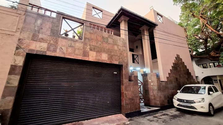 03 Bed Room Luxury House For Rent  Colombo 07 - Colombo