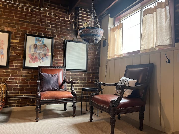 Champa Street Carriage House Retreat Private Stay - Denver, CO