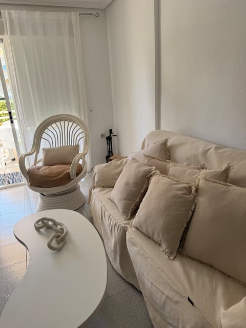 Top performing Airbnb: El Nido - Apartment on the beachfront in Dénia