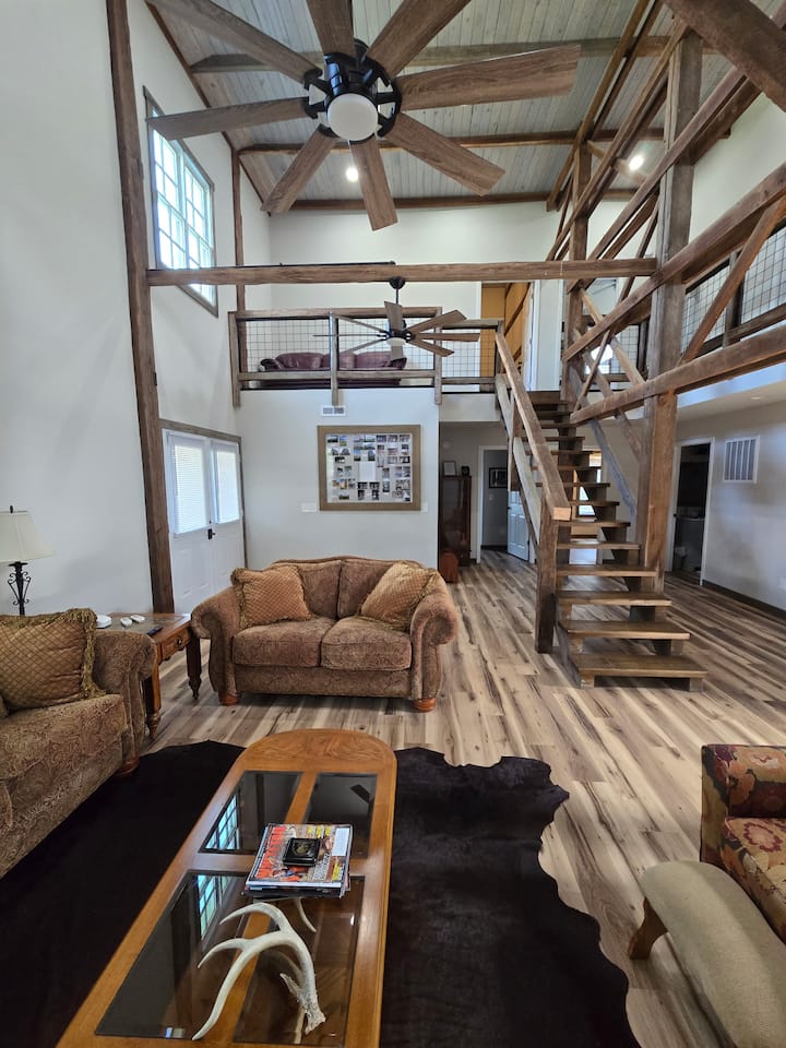 Coyote Ridge Tobacco Barn - Cadiz, KY