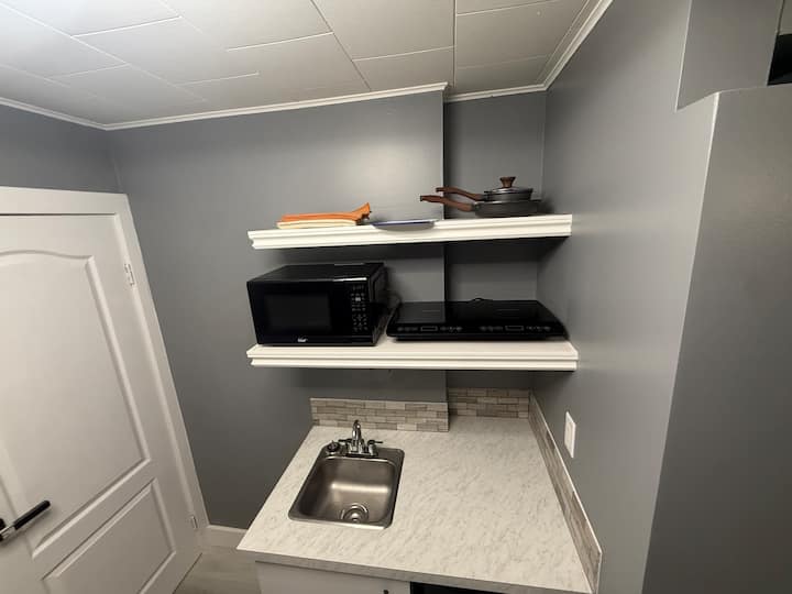 Fully Renovated. Lake View Oasis. - Sylvan Lake