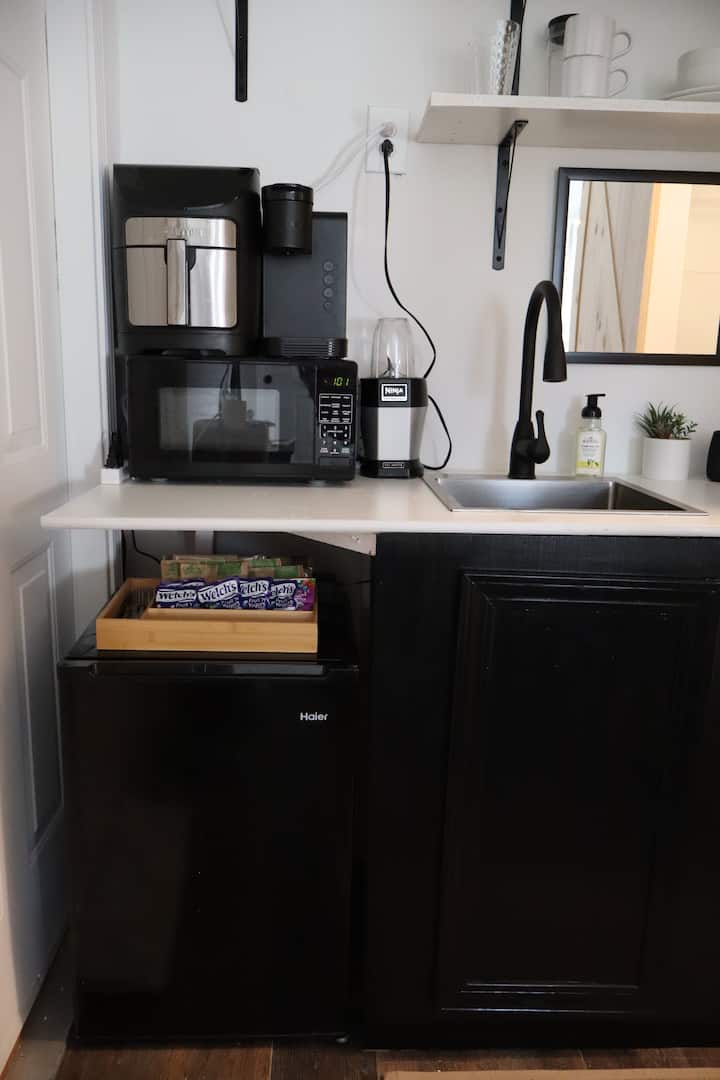 Tallahassee Tiny Home - Cozy, Quiet Nature Retreat - Tallahassee, FL