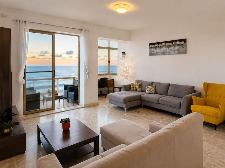 Sea Front Apartment Steps From The Beach Slıema - Malta