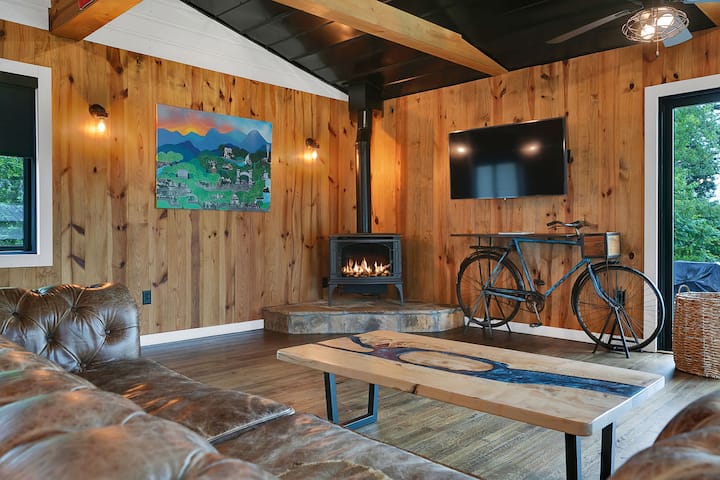The Original Pisgah Tavern - Brevard, NC