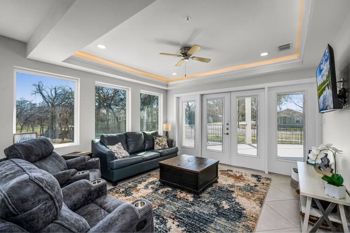 Uptown Riverfront 2b Condo On The Guadalupe #303 - New Braunfels, TX