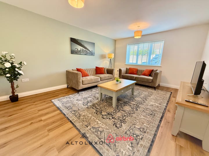 Modern Luxohaus: 4bd - Long Cozy Stay - Bristol