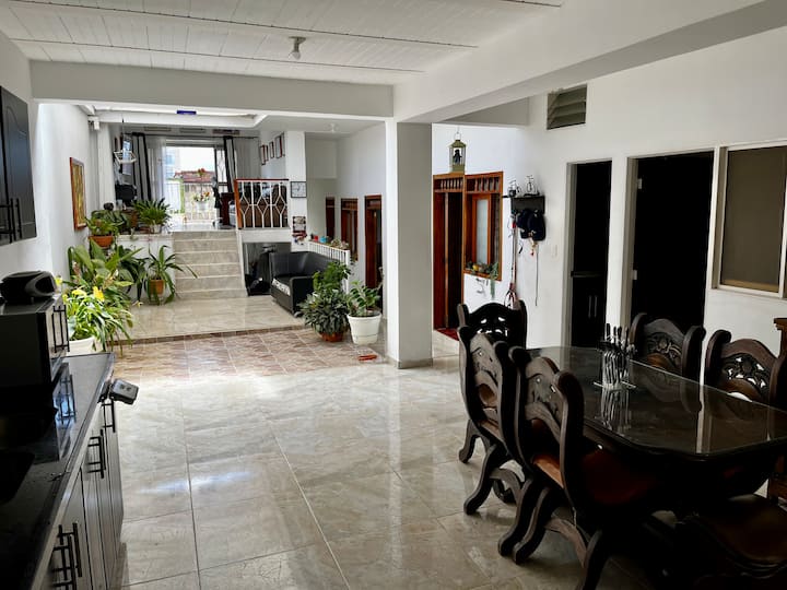 Casa Espectacular Y Muy Central · 3 Hab · 2 Baños - Palmar