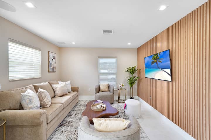 Miami Gardens Home Close To Hard Rock Stadium. - Miramar, FL