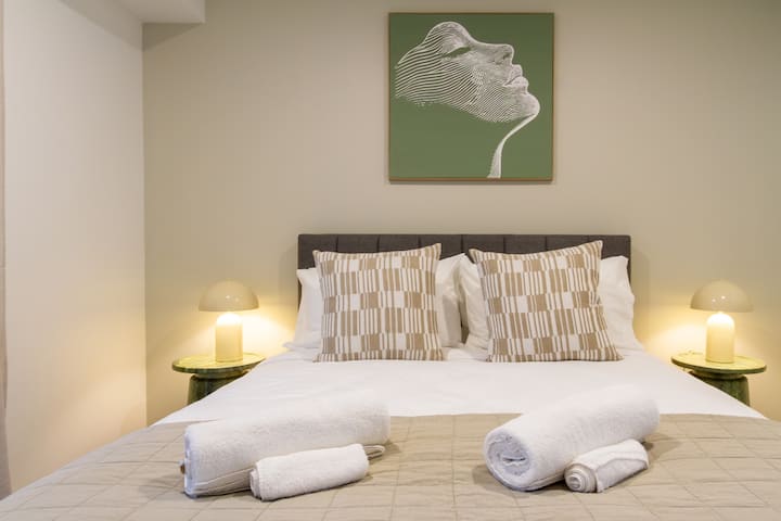 Mashuka na taulo safi zitakuwa tayari kwa kuwasili kwako.