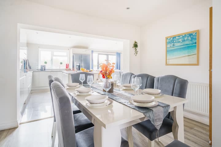 Spacious 4bedr| Free Parking| Contractors|families - Hemel Hempstead