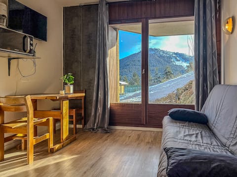 Successful Airbnb property: Le Roche Rousse - At the foot of the slopes in Gresse En Vercors
