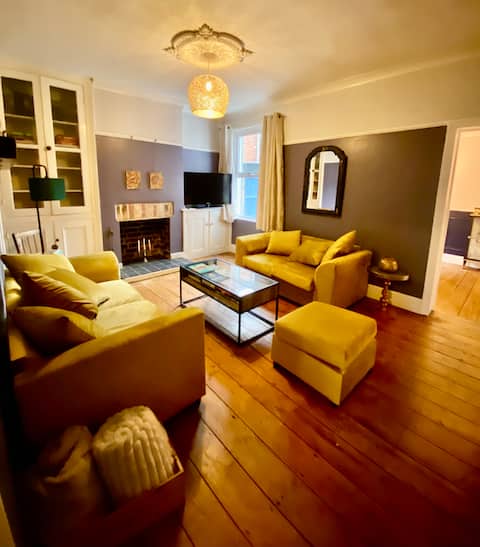 Popular Airbnb listing: Stylish Victorian home-away-from-home in Gloucester