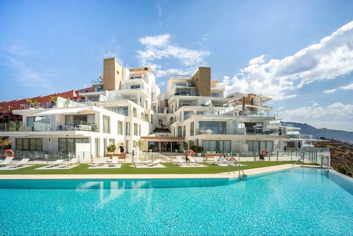 Seafront 2b Apartment With Pool, Spa & Gym Torrox - Frigiliana