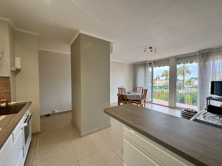 Joli T2 - Plage à Pied, Parking, Clim, Terrasse - Saint-Cyr-sur-Mer