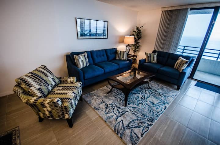 Direct Oceanfront 10th Floor - Daytona Beach, FL