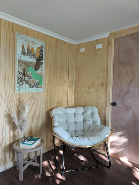 Popular Airbnb listing: Garage 490 in Natales