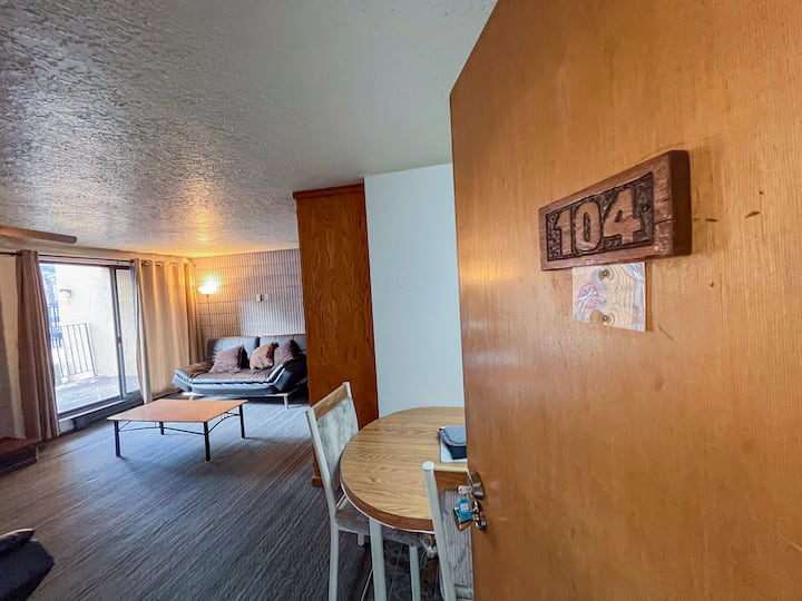 Fun Family Condo At Lava Hot Springs Room 104 - Lava Hot Springs, ID