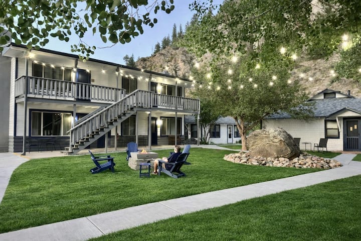 2nd Floor Cabin- One Bedroom With River View - Estes Park, CO