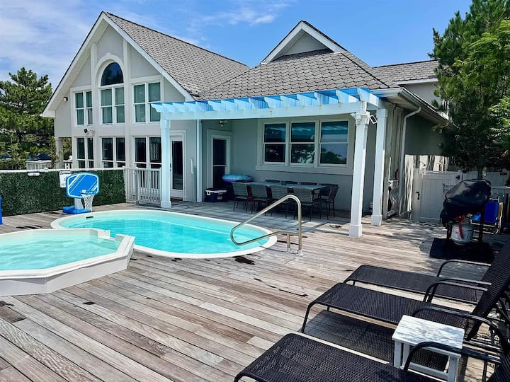 Ark Of Grace: Spacious 4-br Cottage By The Bay - North Cape May, NJ