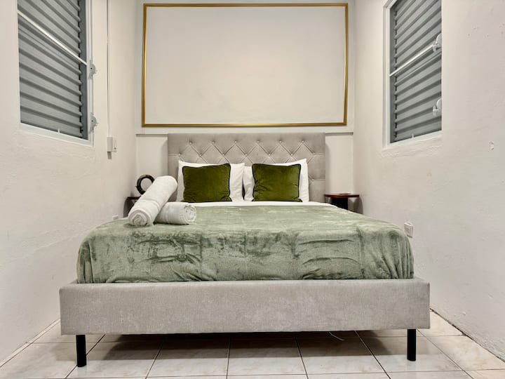 Green Apple #2 | Sleeps 3 Near Beach & Dining - Puerto Rico