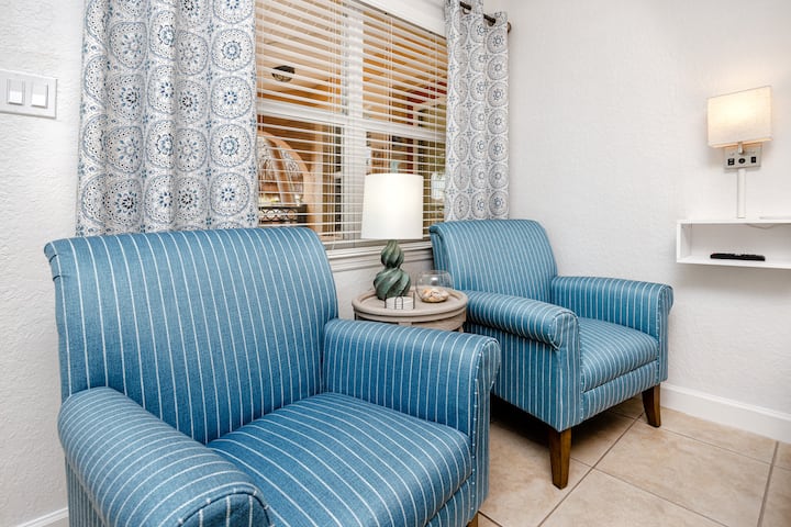 Cozy Gulf Beach Studio | Heated Pool · Wifi · Ac - Redington Shores, FL