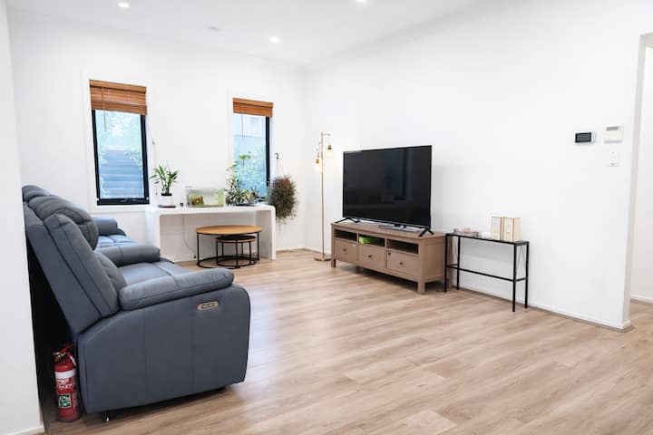 Large 5 Bedroom House | Western Sydney Penrith - Kingswood