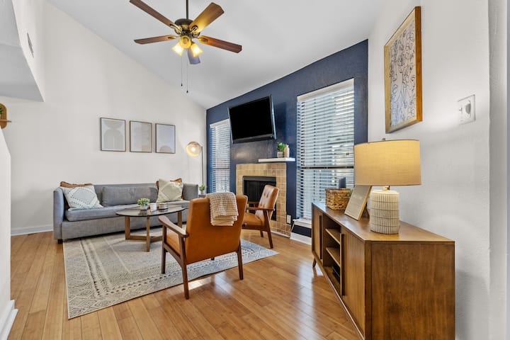 Stylish Austin Retreat | Bright Open Concept | #C - Austin, TX