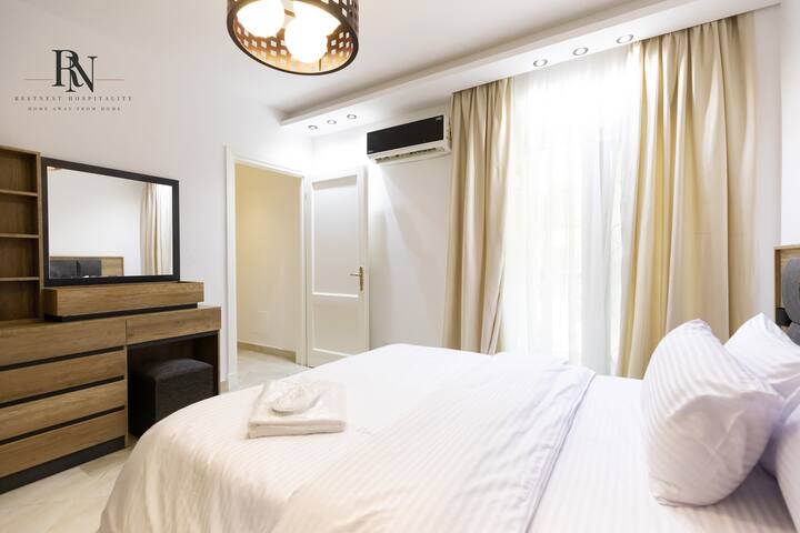 Marvelous 1 BDR In Rehab City: Bedroom