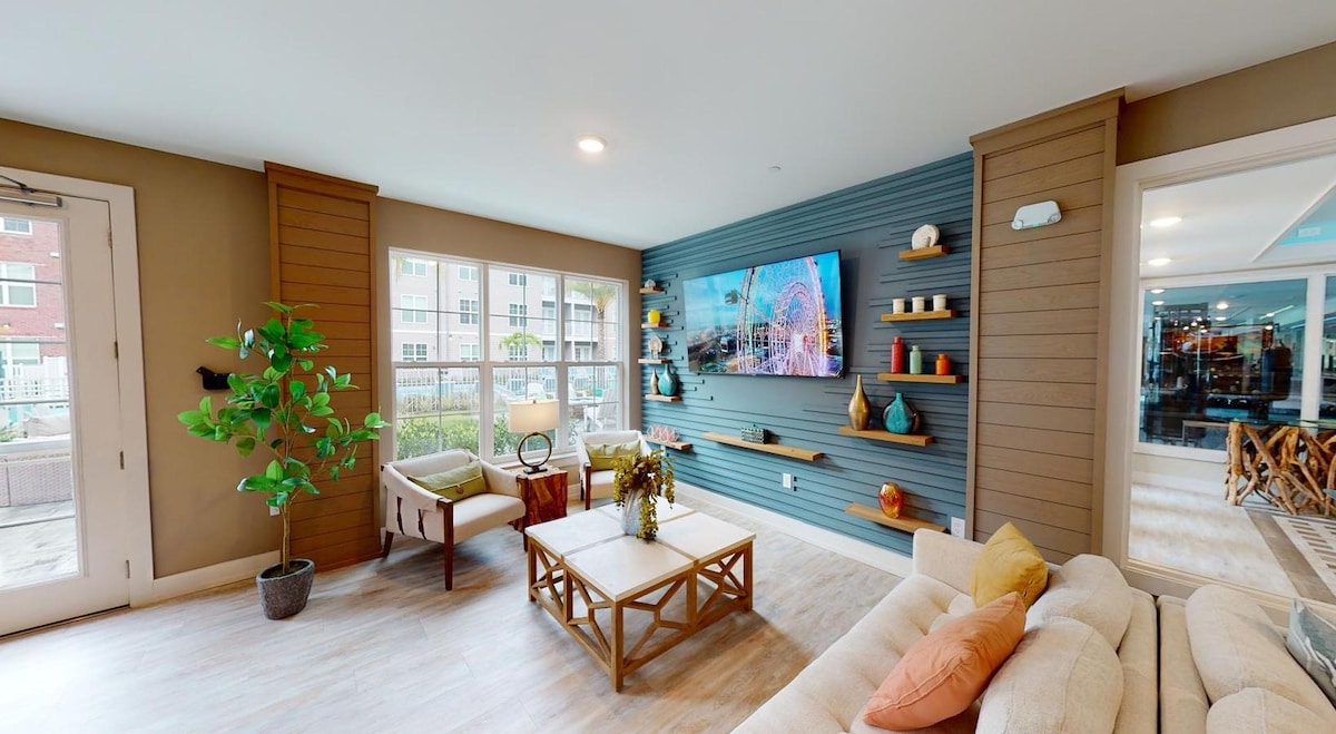 Landing | Stunning 2BD, Game Room, Gym - Apartments for Rent in