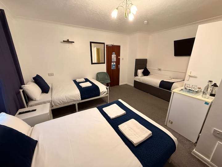Family Ensuite Room-high Trees Guest House Gatwick - Redhill