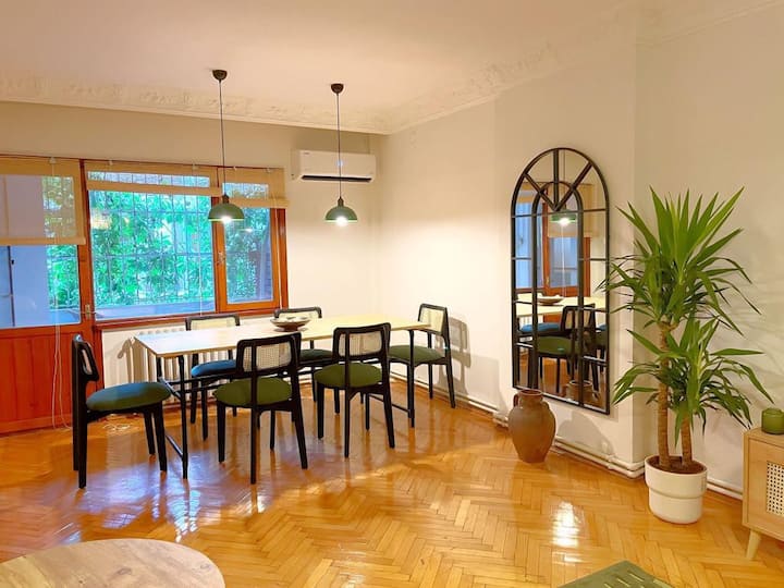Large Groups & Family Stay In Cihangir, 3br, Lift - Beyoğlu