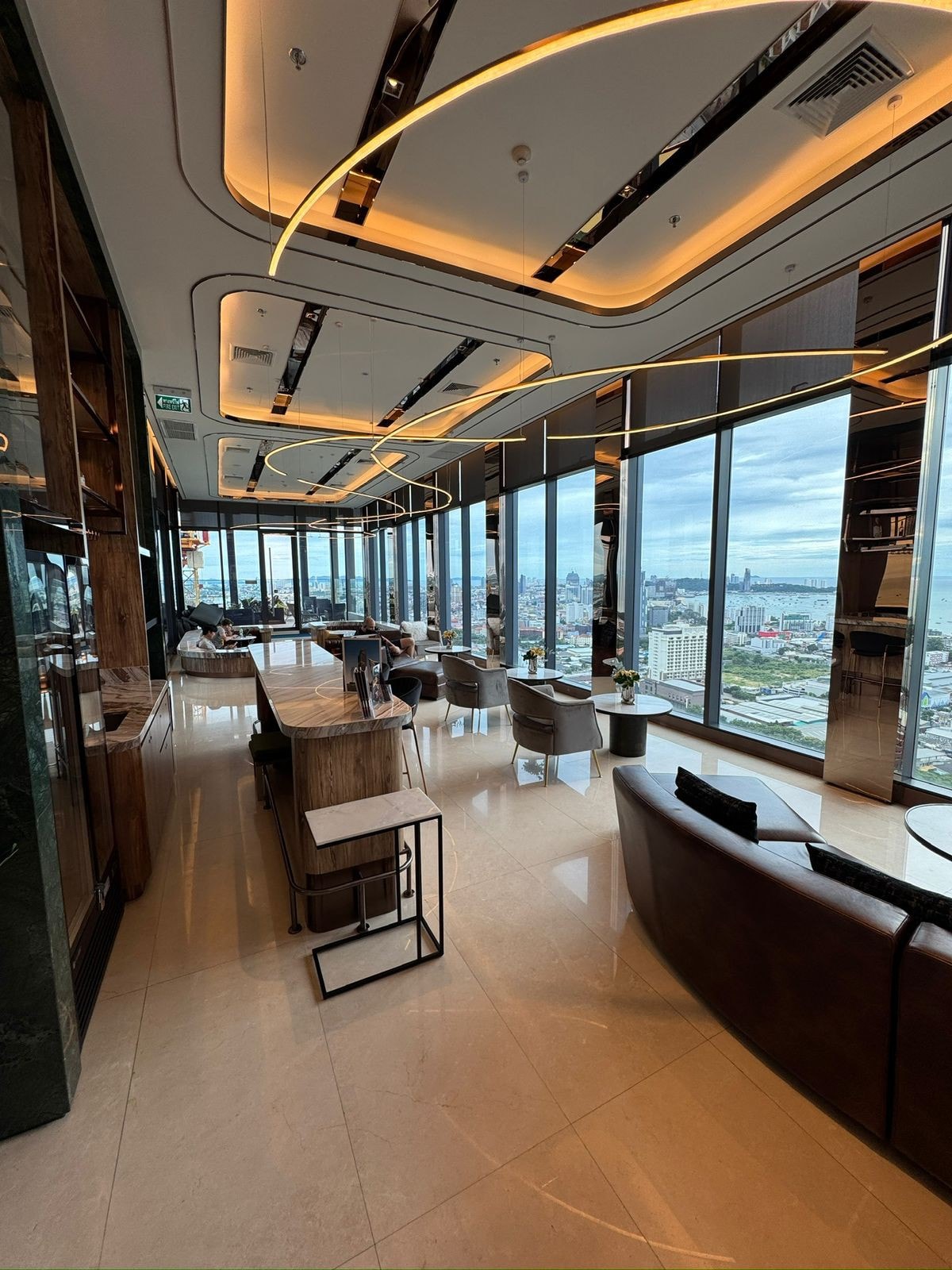 Luxury Room Pattaya thumbnail 12